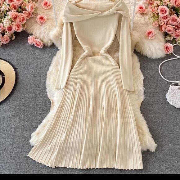 New knit dress, size XS - Picture 5 of 9